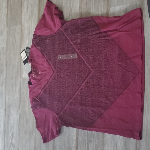 Guess mens tshirt L